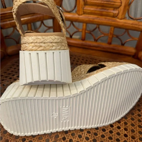 Mia Women's Tan Woven Platform Sandals size 8.1/2 - Picture 4 of 6